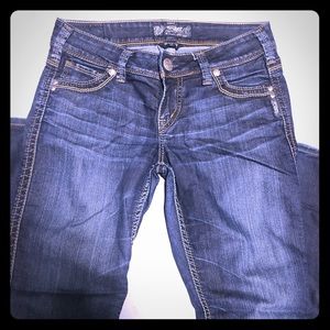 ****Silver jeans size 27/33***